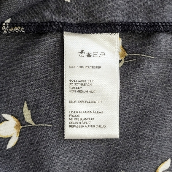 Urban Outfitters Floral Surplice Smocked-Sleeve Romper. - Picture 11 of 14